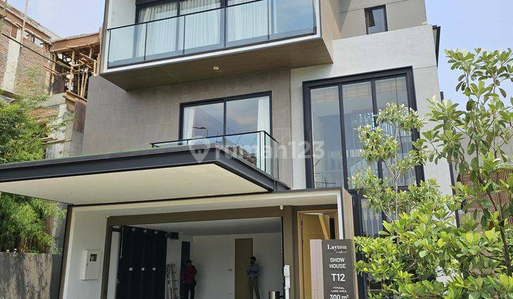 Rumah mewah dengan rooftop dan swimming pool di BSD 1