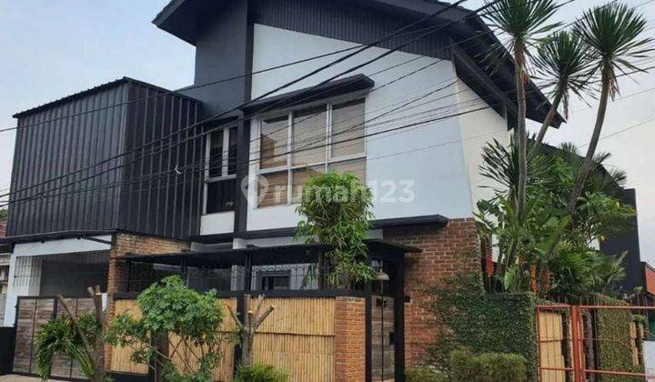 Rumah Bagus Desain Tropis Modern Di Margahayu Raya  1