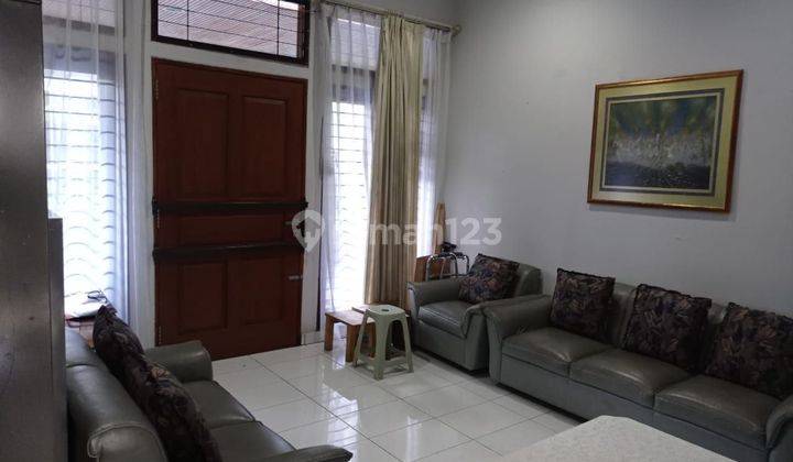 Rumah Klasik Lokasi Premium di Sayap Riau 2