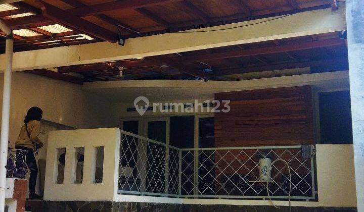 Rumah Bagus Semi Furnished Area Elite Setra Duta, Bandung 2