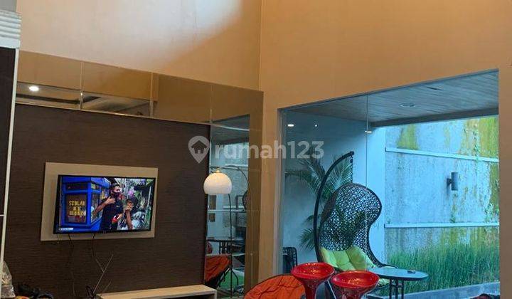 Rumah LUX Batununggal Indah ada Kolam Renang 2