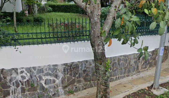 Dijual Rumah Klasik Terawat Area Favorit Area Tubagus Ismail 2