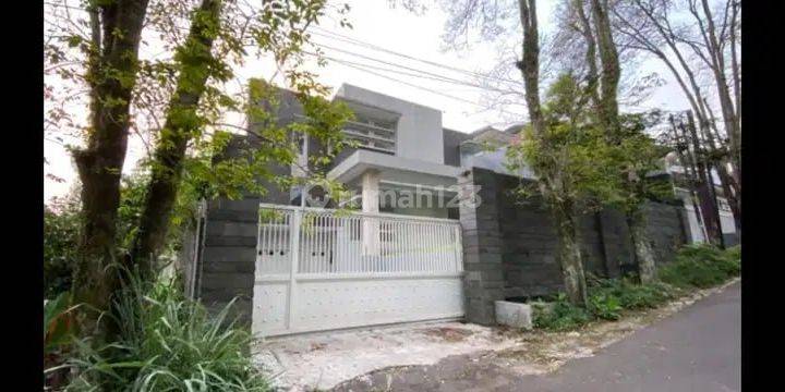 Dijual Rumah Lux Mewah Di Kawasan Elite Setrasari Bandung 1