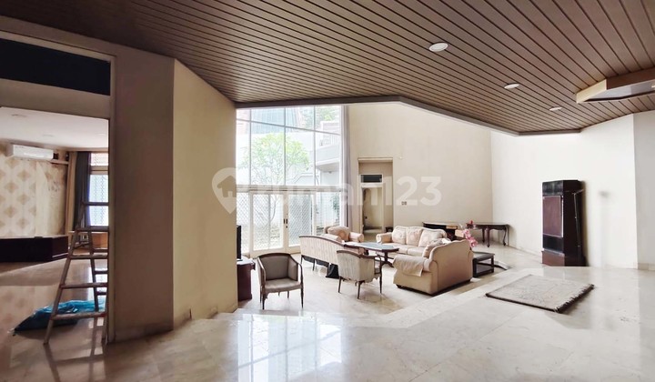 Ready-to-Occupy House in Kuningan Near Mega Kuningan Office Area Ready-to-Occupy House in Kuningan Near Mega Kuningan Office Area