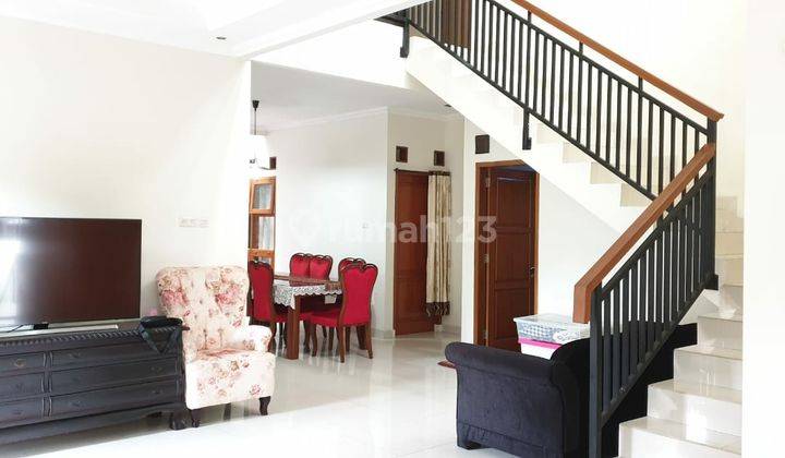 ruang tamu jual rumah mewah taman pajajaran
