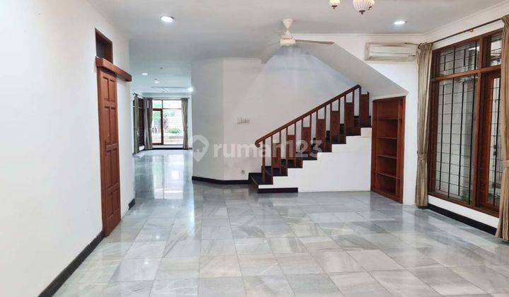 Rumah Cocok Untuk Tempat Tinggal Atau Kantor di Dukuh Patra 2