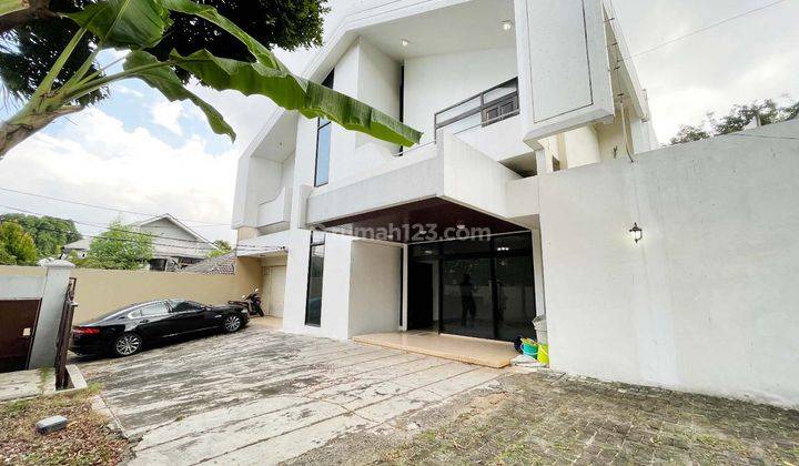 Rumah Luxurious Dengan Swimming Pool di Bangka, Jakarta Selatan 2