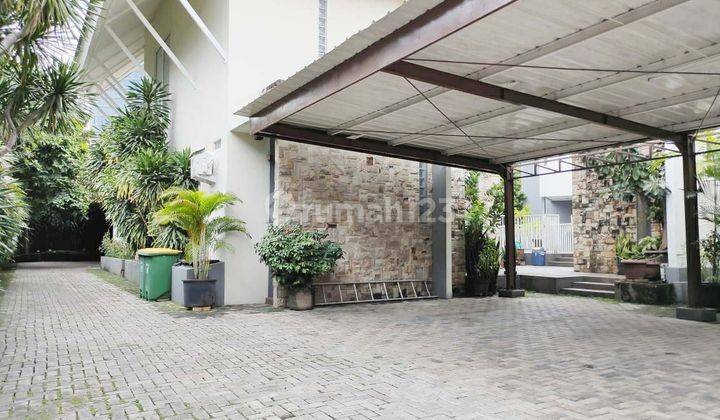 Rumah Sangat Bagus, Siap Huni, Semi Furnished, Kuningan 2