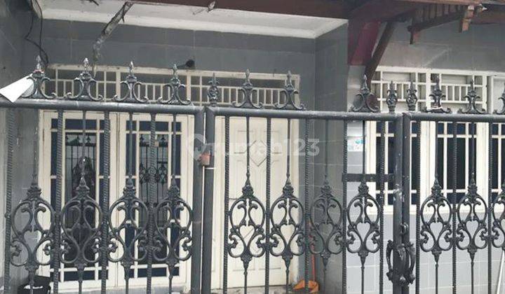 Rumah Lama Hitung Tanah di Area Strategis, Tebet 2