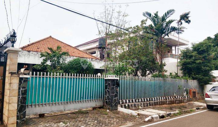 Rumah Lama Butuh Renovasi di Best Area, Menteng 1