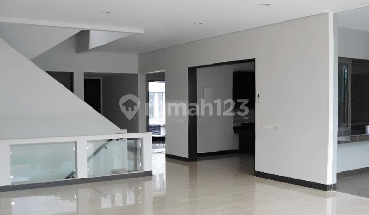 Rumah Dalam Cluster One Gate System di Cilandak dekat tol JORR 2