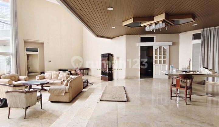 Ready-to-Occupy House in Kuningan Near Mega Kuningan Office Area Ready-to-Occupy House in Kuningan Near Mega Kuningan Office Area