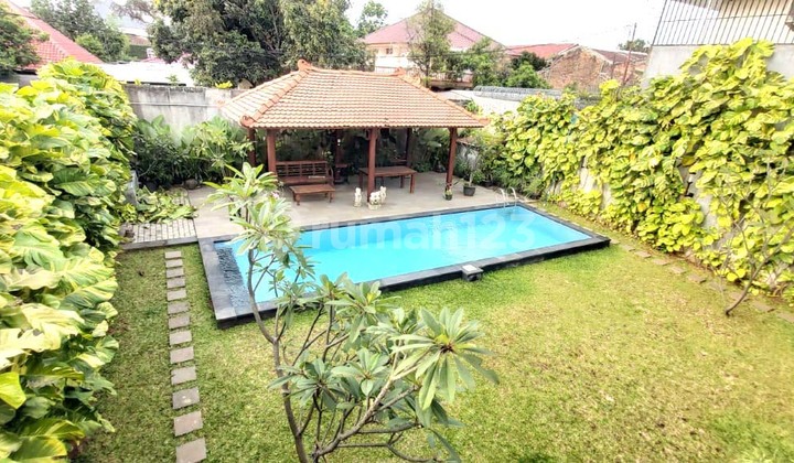 Cipete A Luxurious House with pool, close to Int'l School
