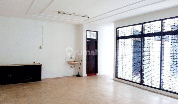 Disewakan Rumah Ruang Usaha Sayap Sudirman 6