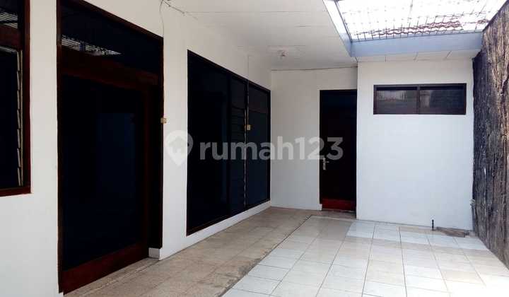 Disewa Rumah Bagus Untuk Workshop Sudirman, Bandung 1