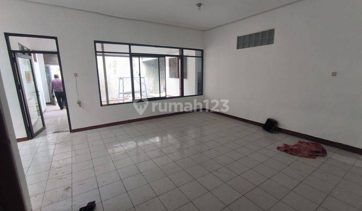 Disewakan Rumah Besar Siap Huni Cocok Untuk Kantor Atau Cafe Di Sayap Pajajaran 1