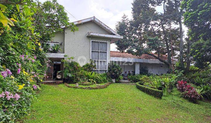 Rumah Tinggal Asri Terawat di Tubagus Ismail Dago Bandung 1