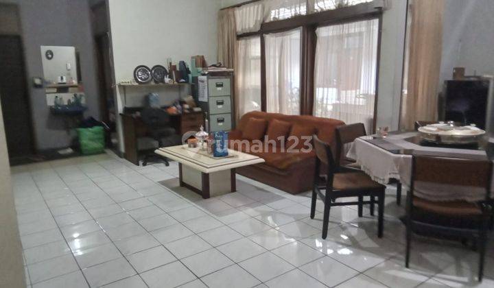 Di Jual Disewakan Rumah Besar Cocok Untuk Kost di Komplek Cikutra Baru