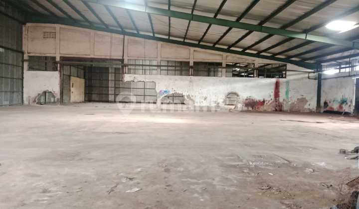 For Rent Shared Warehouse with 40 Feet Container Access in Gedebage