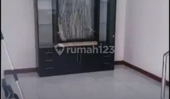Disewakan Rumah Minimalis Semi Furnished Di Kembar Moh.toha 2