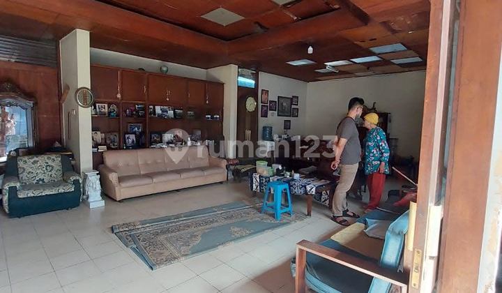 For Sale Well-Maintained House Suitable for Cafe, Restaurant, or Eatery in Riau Wing 2