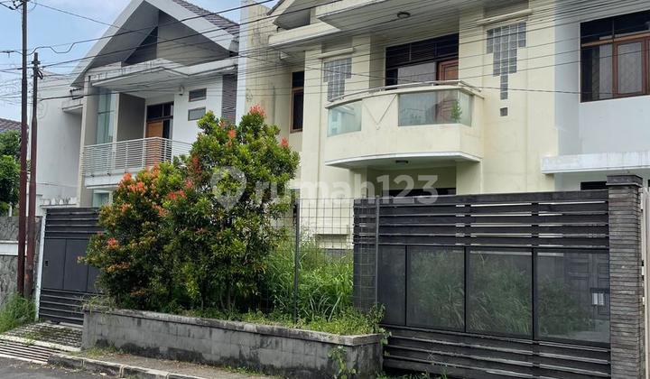 Sell Bank Auction Assets Luxury House in Cipaku Indah