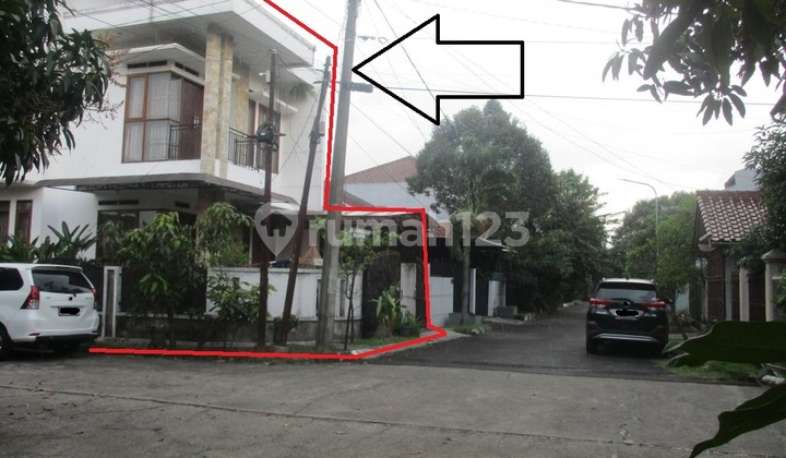 Jual Aset Lelang Bank Rumah Lux di Komplek Istana Kawaluyaan