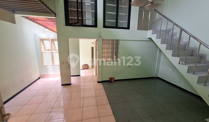 Disewakan Ruang Usaha Strategis Di Mainroad Wastu Kencana Disewakan Ruang Usaha Strategis Di Mainroad Wastu Kencana