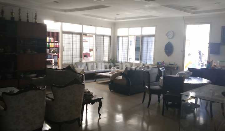 Jual Rumah Besar Heritage Sayap Riau Dekat Gedung Sate Area Komersil, Kuliner dan Dekat Pusat Pemerintahan Bandung