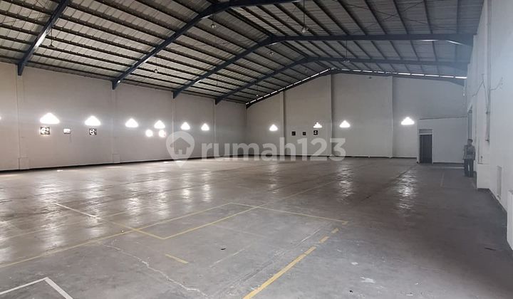Independent Warehouse Container Access in Purwokerto, Central Java