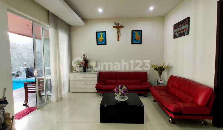 Dijual Rumah Graha Family Golf View Lengkap Dengan Pool Dijual Rumah Graha Family Golf View Lengkap Dengan Pool