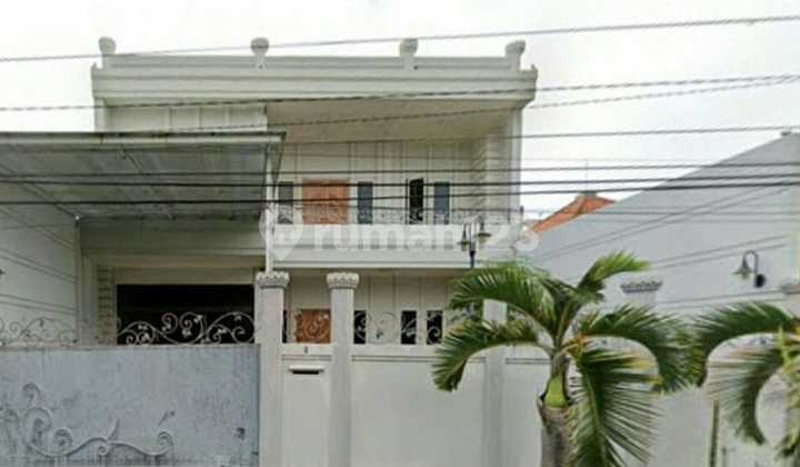 Quick Sale House in Manyar, Suitable for Business, Surabaya