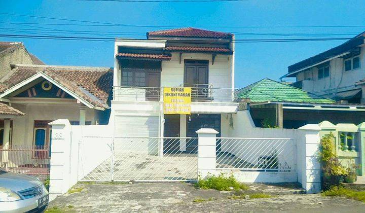 DISEWAKAN RUMAH 2LT KAMAR MELIMPAH TANAH LUAS 1