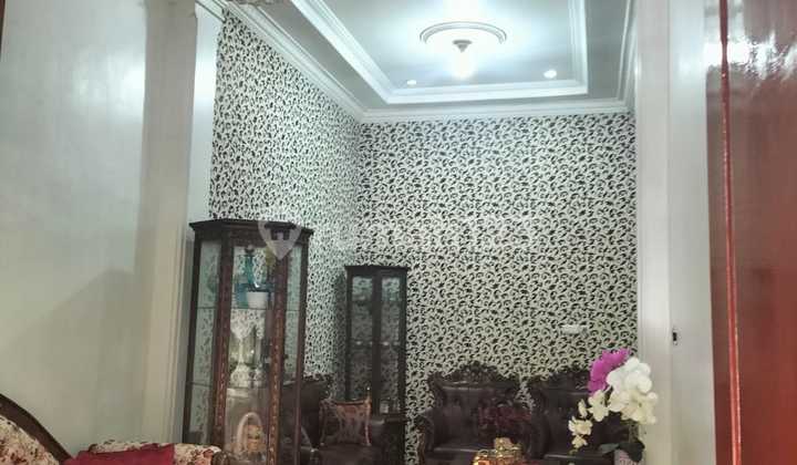 RUMAH BAGUS 2LT DIJUAL LOKASI STRATEGIS TENGAH KOTA  3