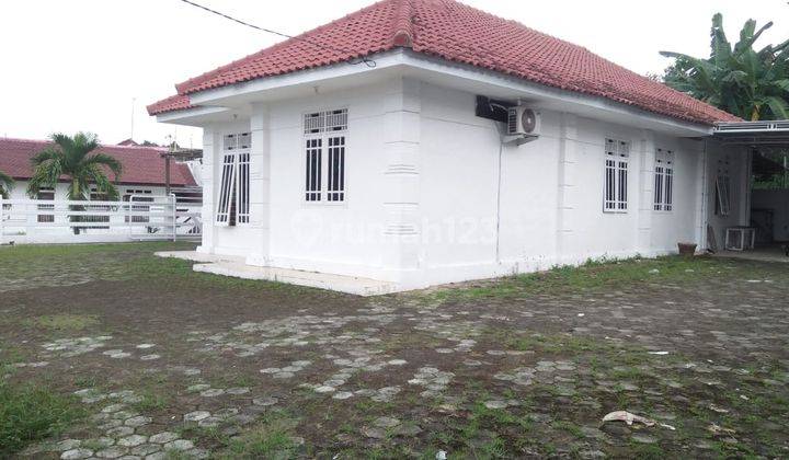 DISEWAKAN RUMAH LUAS LOKASI STRATEGIS TENGAH KOTA COCOK UNTUK TEMPAT TINGGAL ATAU KANTOR 5