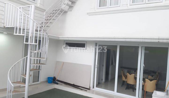RUMAH MEWAH 2 LANTAI DISEWAKAN FULLY FURNISHED 6