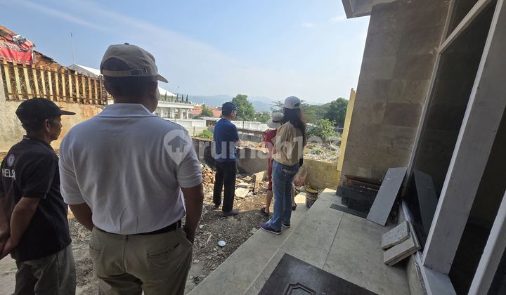 Spacious House Suitable for a Cafe