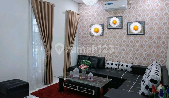 Dijual Cepat Rumah Mungil Cantik dan Rapi di Raffles Hills Cibubur 2