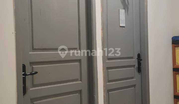 For Sale Fast 3-Story Shop House on Madison Avenue, Kota Wisata. 2
