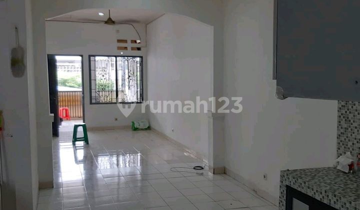 For Quick Sale House Near LRT 2
