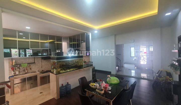di JALAN H.ADAM MALIK 
PERUMAHAN CITRA BERINGIN REGENCY 9