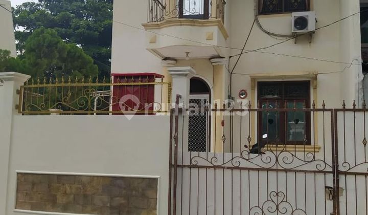 Rumah di Taman semanan indah 2 Lantai Bagus