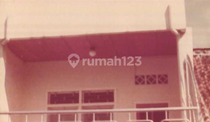 Shop house in Glodok with Freehold Title