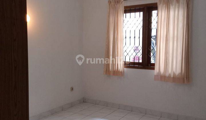 Rumah di Komplek Pondok Hijau 2 Lantai 12