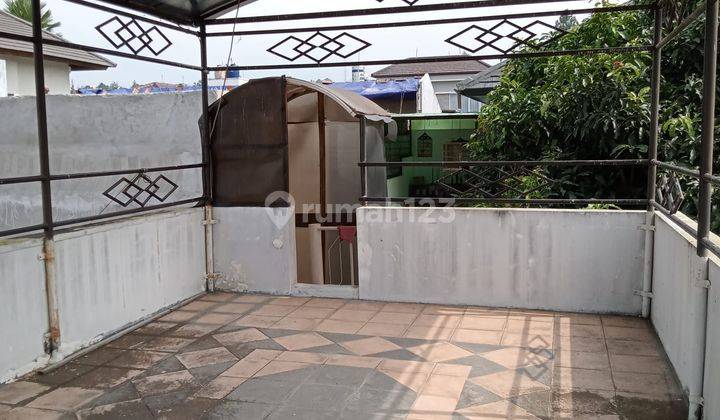 Rumah di Komplek Pondok Hijau 2 Lantai 16