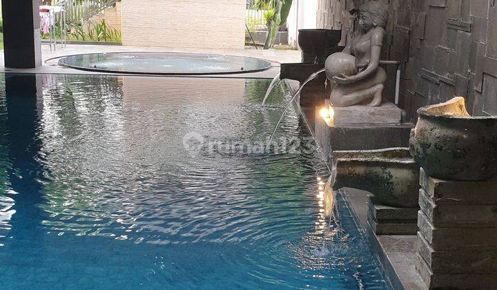 Rumah Mewah Golfview Graha Famili Dengan Kolam Renang Surabaya 1