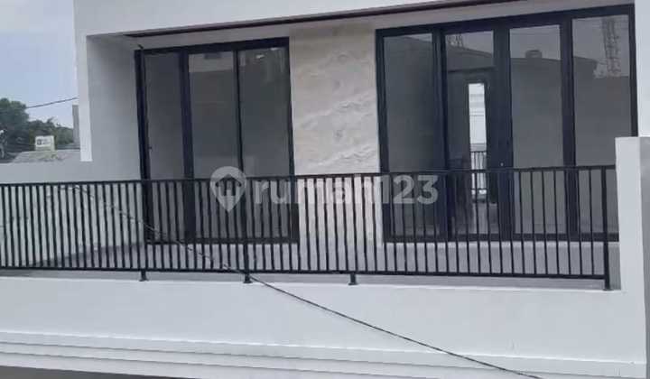 House for Sale Near Aeon Mall in Jagakarsa, South Jakarta 2