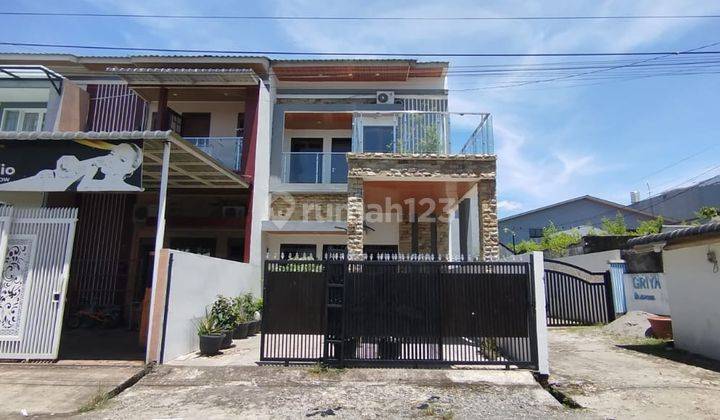RUMAH PINGGIR JALAN COCOK UNTUK KANTOR DAN KOST DI KOTA MEDAN 1