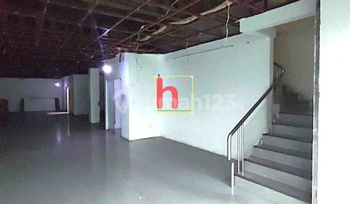 Gedung di Pluit, 4 Lantai