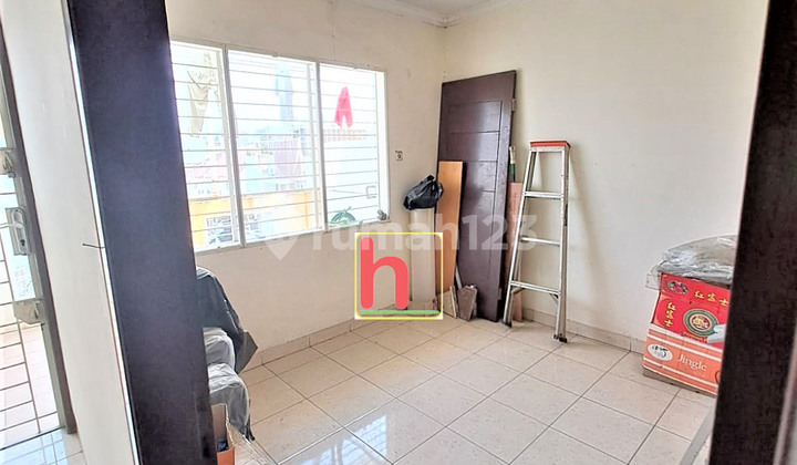 Rumah 3 lantai di Muara Karang, Jakarta Utara 1